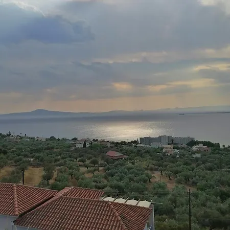 Seaview In Almiros *